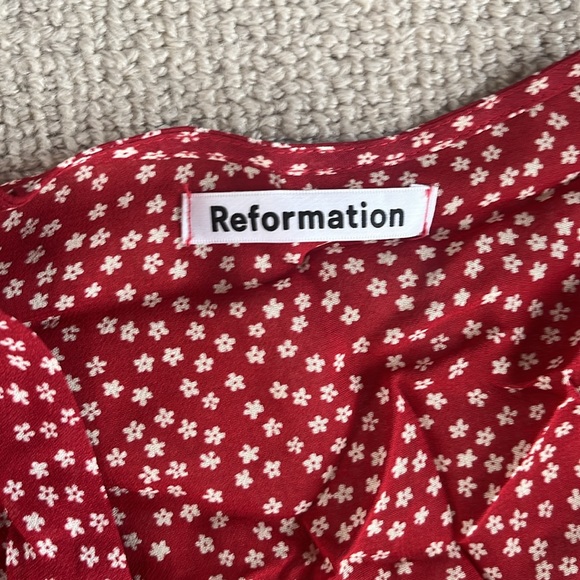 REFORMATION midi wrap dress red/with white mini flowers - Picture 4 of 6